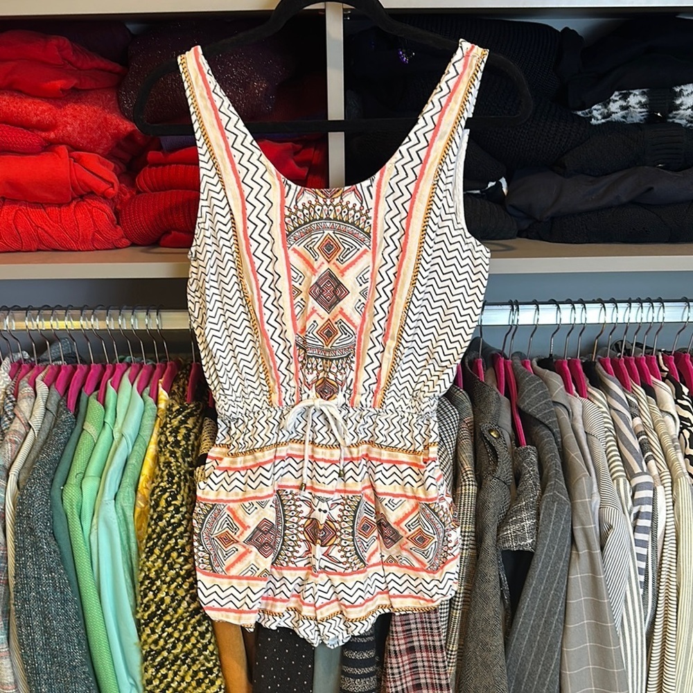 MINKPINK white/orange/gray print sleeveless cinch tie waistband romper size S